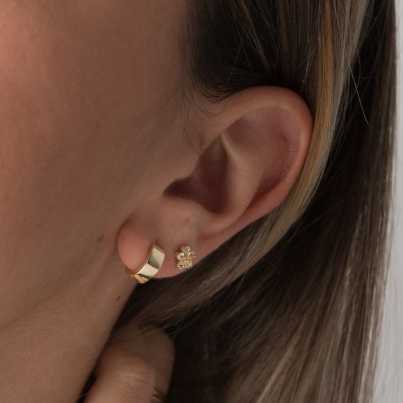 chunky huggie hoop earrings, Huggie hoop earrings, - Picture 4 of 10